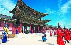 人们在穿着方面只需金坛山水旅行社穿稍厚一些的衣服即可